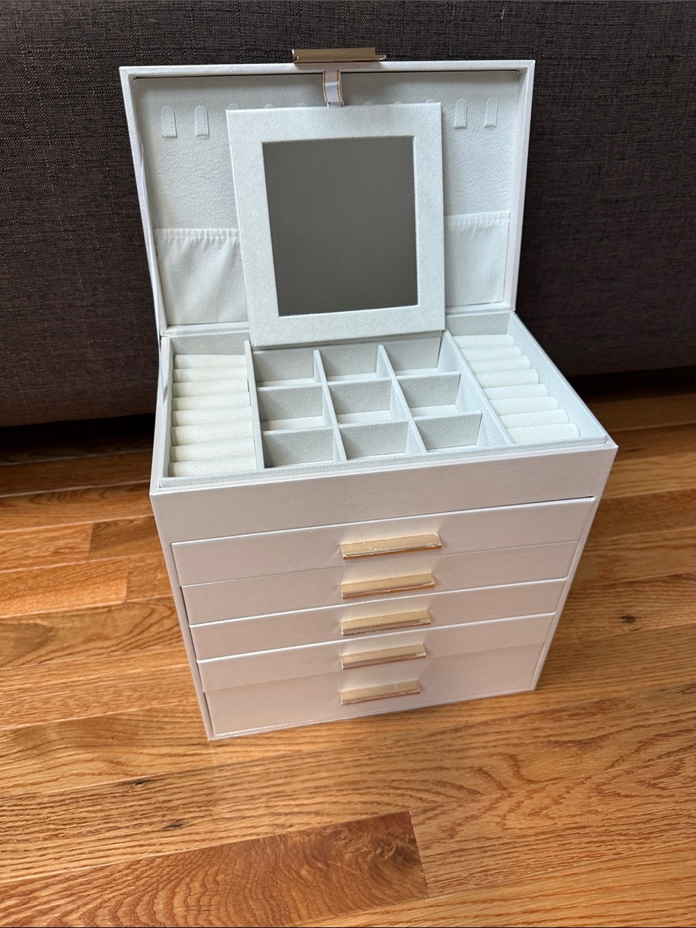 Jewelry organizer